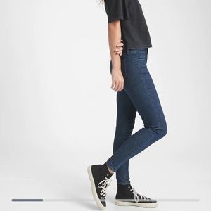GAP • universal legging jeans • size 6P